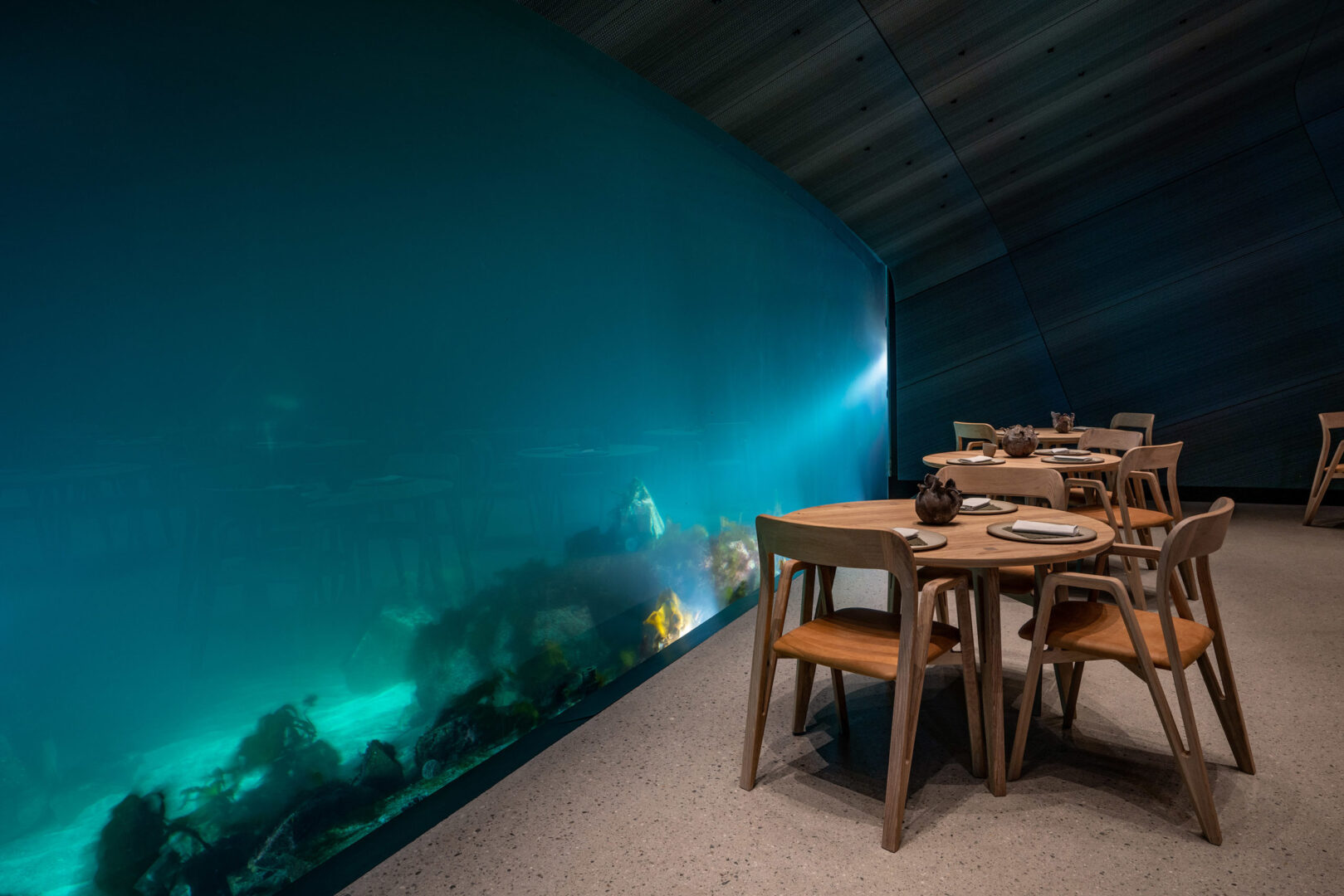 Under - pierwsza podwodna restauracja w Europie 4